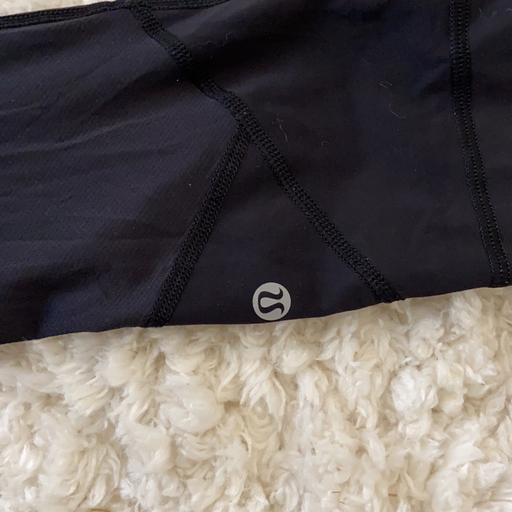 Lululemon black cropped leggings